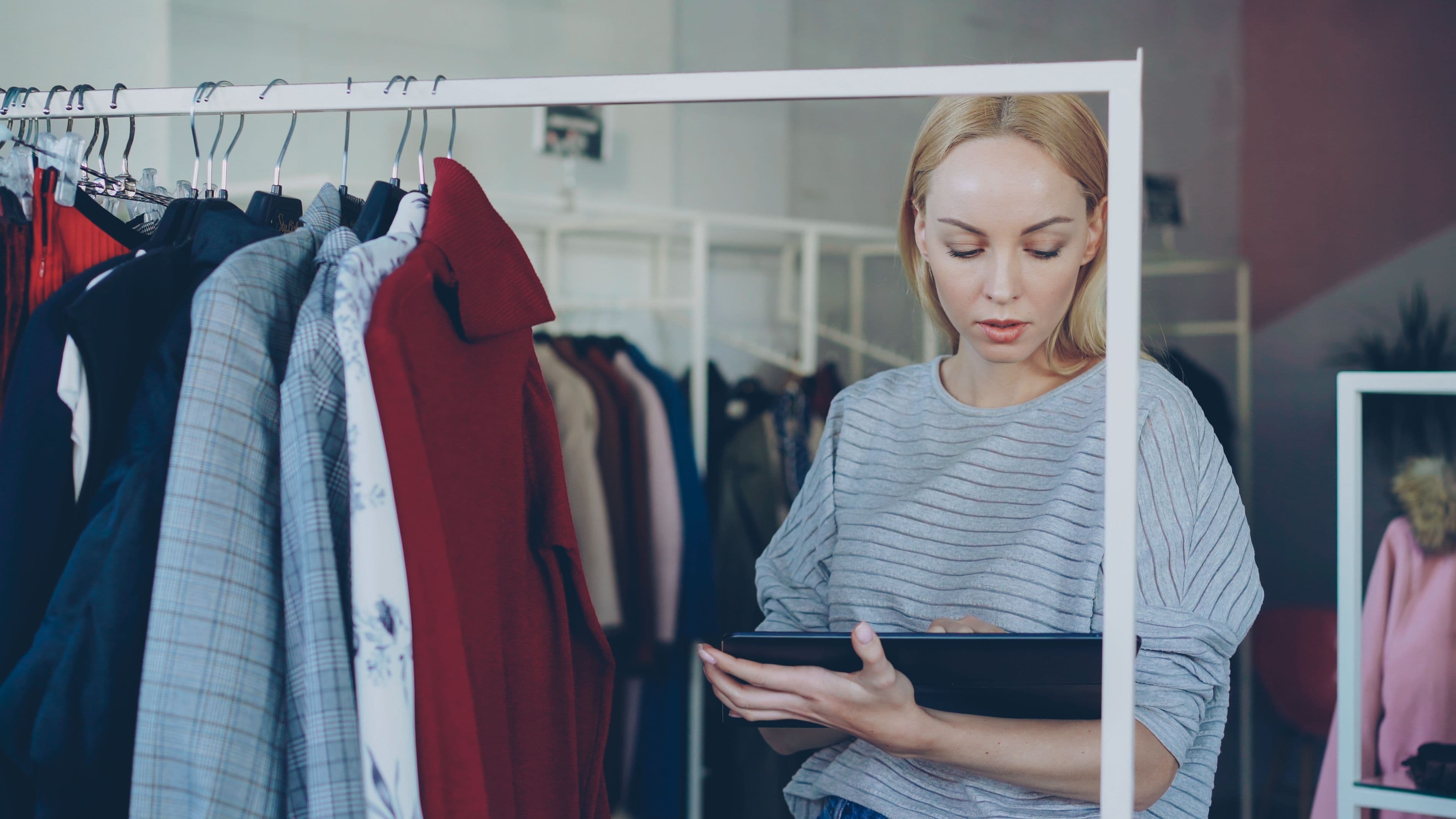 Chuyển Đổi Từ Quản Lý Thủ Công Sang Phần Mềm: Hướng Dẫn Từng Bước Cho Shop Thời Trang