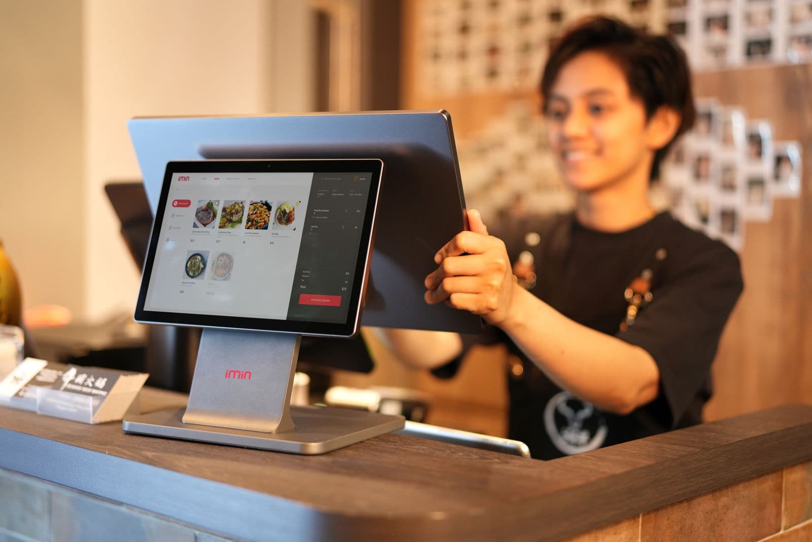 Bán Hàng Thời Trang Cần Những Thiết Bị Gì? Máy In Hóa Đơn, Máy In Tem, Tablet POS